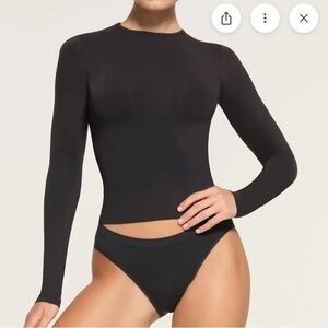 SKIMS NWT (dark grey) buttery soft seamless long sleeve